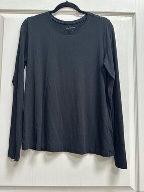 Banana Republic Black Long Sleeve Crewneck Tee